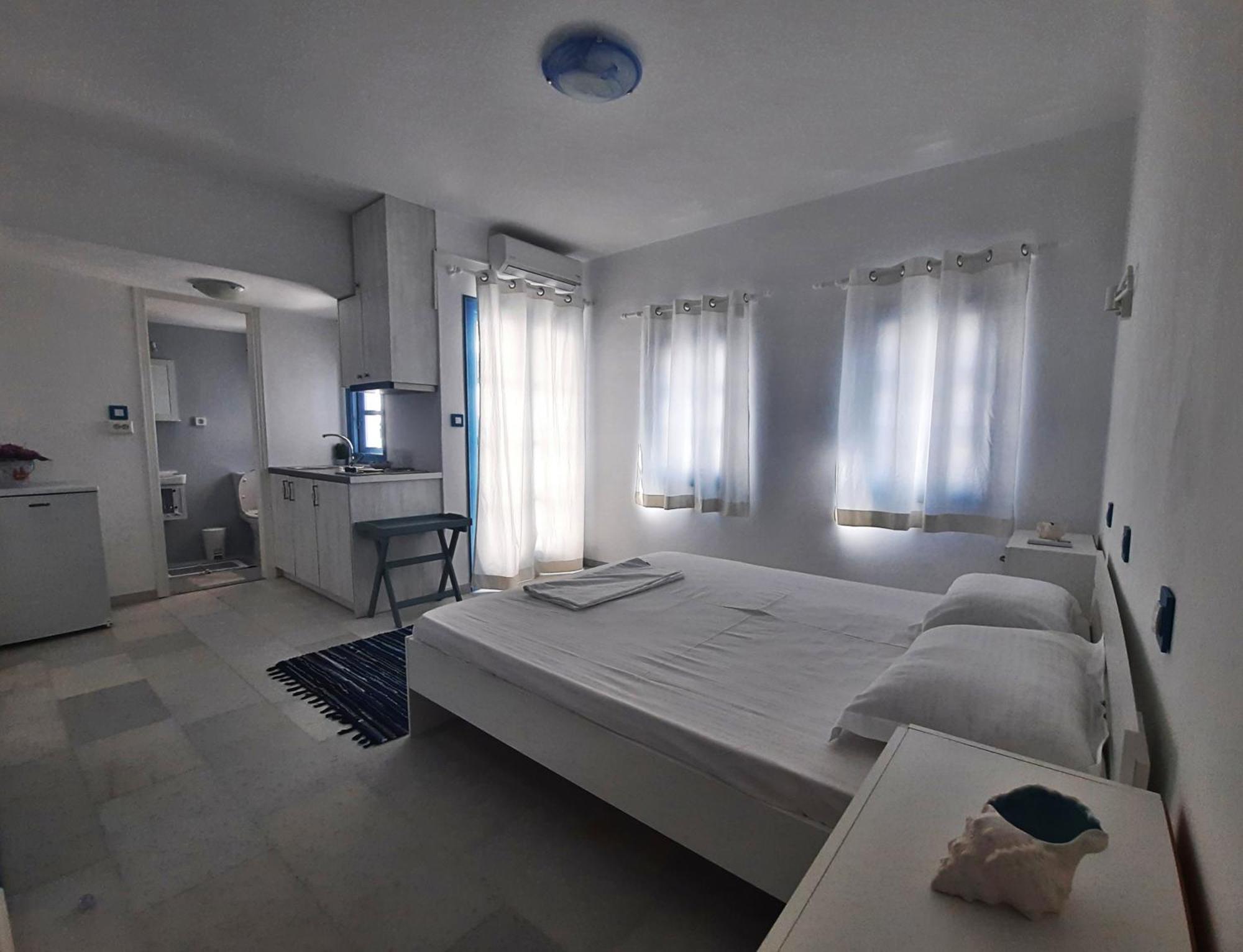Blue In Naxos Hotel Naxos City ภายนอก รูปภาพ