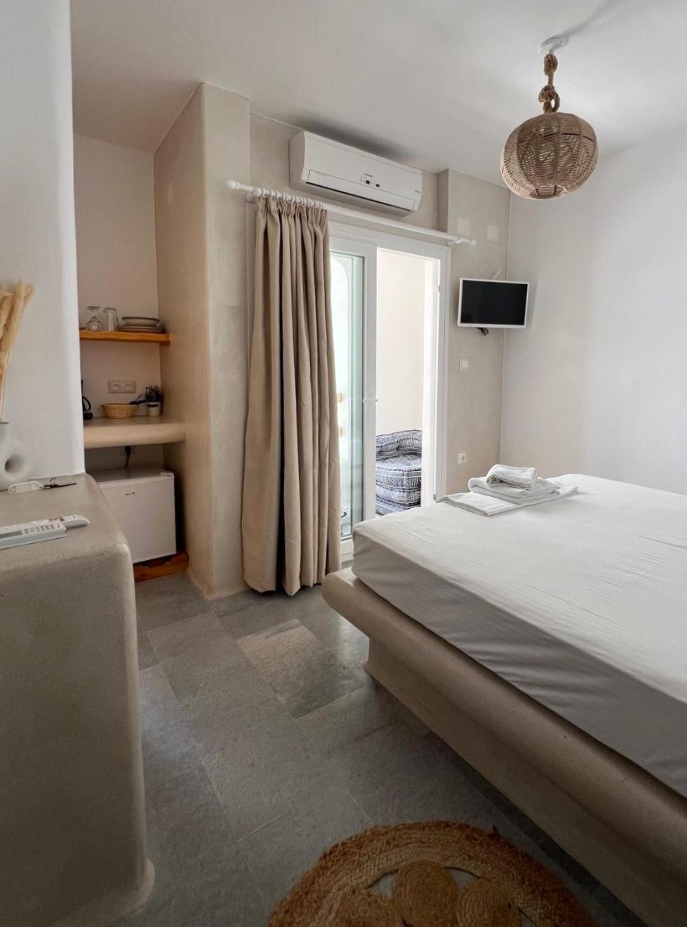 Blue In Naxos Hotel Naxos City ภายนอก รูปภาพ